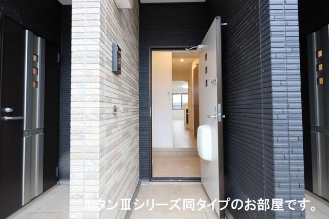 リバーサイド西山（104） 玄関