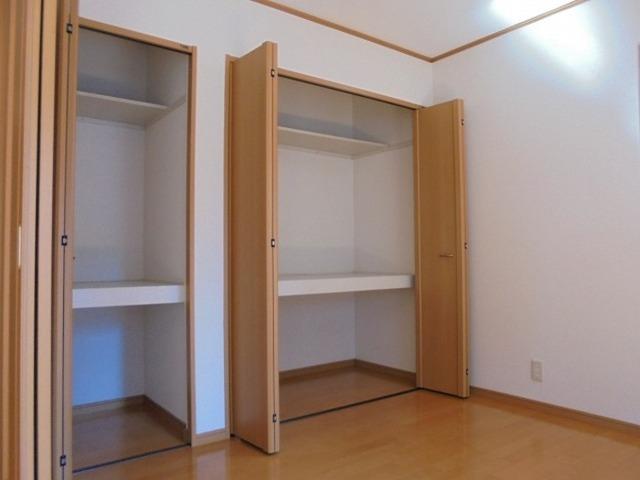 サンローヤル猪子石原（A） 収納