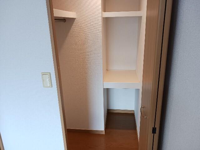 ヴィラ清寿（302） 収納