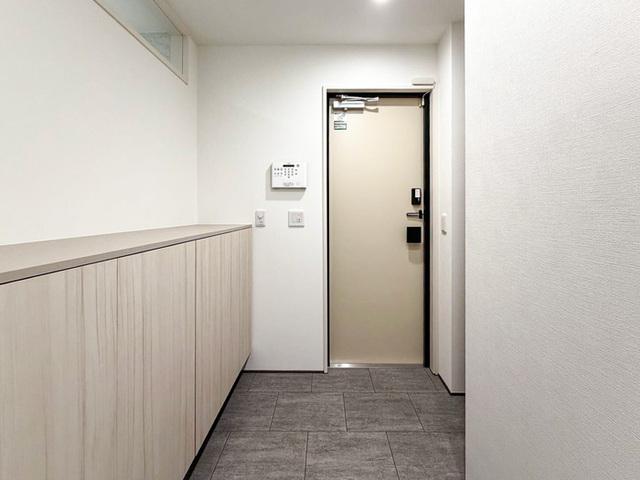 セレスティア草薙町（202） 玄関