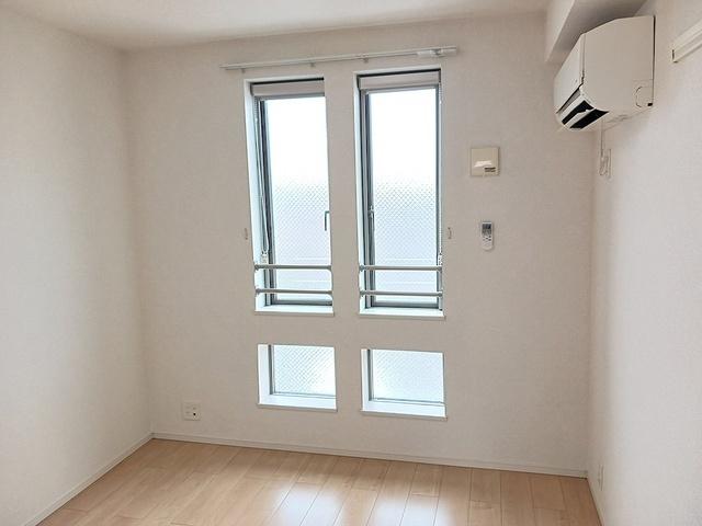 ＹＫ　ＰＬＡＣＥ（203） 室内