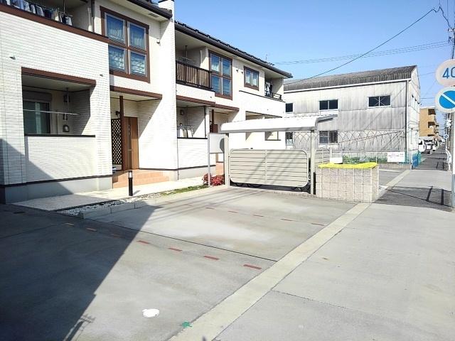 ＬＩＡＳＵ（203） 駐車場