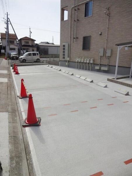 プリムローズ　Ｍ（101） 駐車場