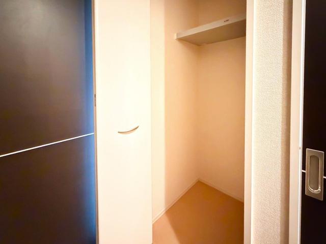 ロコ　光（102） 収納