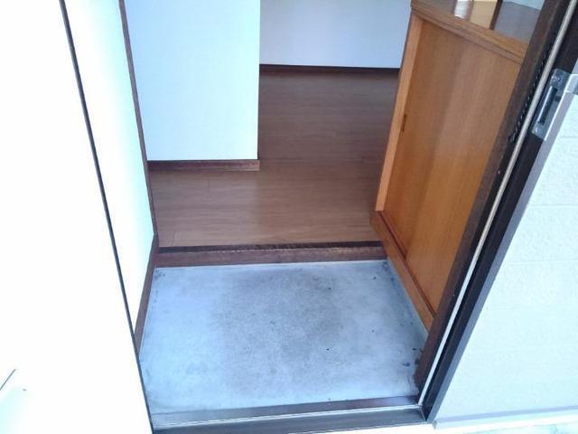 リバーサイドハイツ（101） 玄関