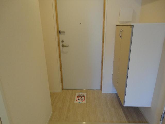 コンフォール道徳 玄関