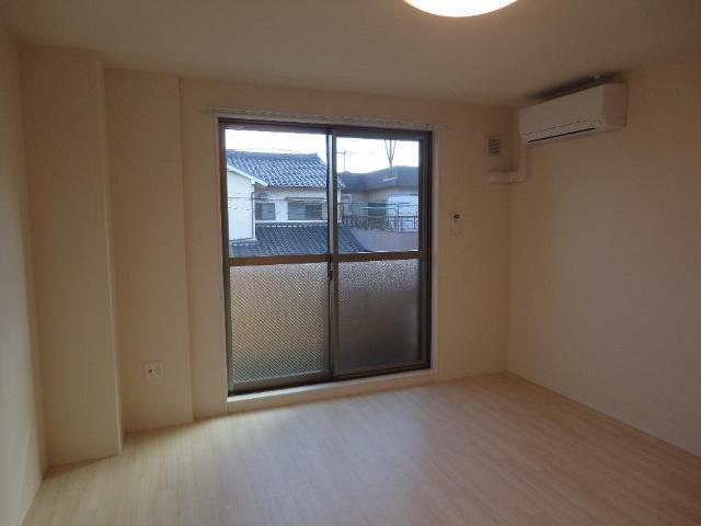 コンフォール道徳 部屋画像