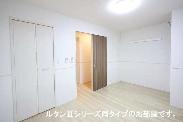 リバーサイド西山（302） 室内