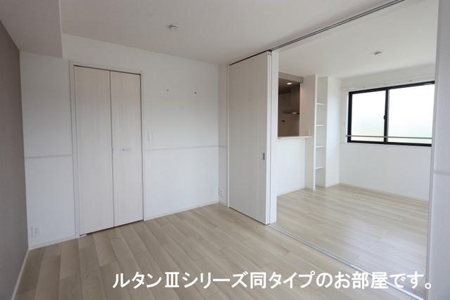 リバーサイド西山（201） 室内