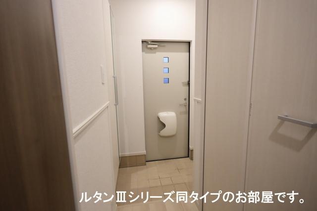 リバーサイド西山（105） 玄関