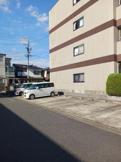 ファミールＳⅡ（401） 駐車場