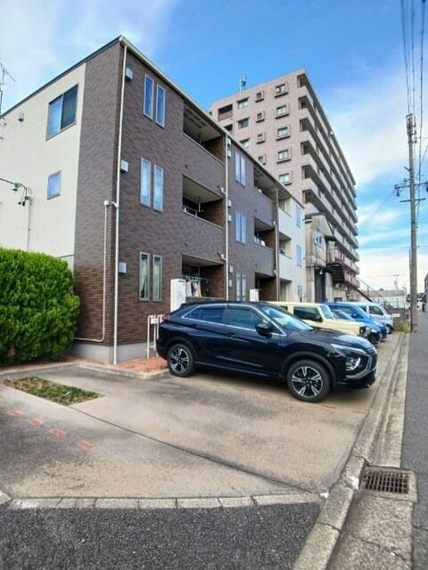 レニティフ　Ⅱ（303） 駐車場