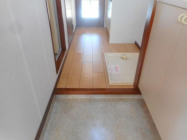 メゾン・ラスター（408） 玄関