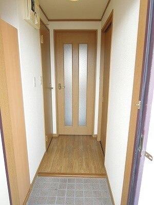 アイナ（301） 玄関