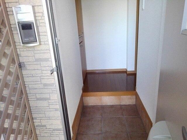 アルビレオ（103） 玄関