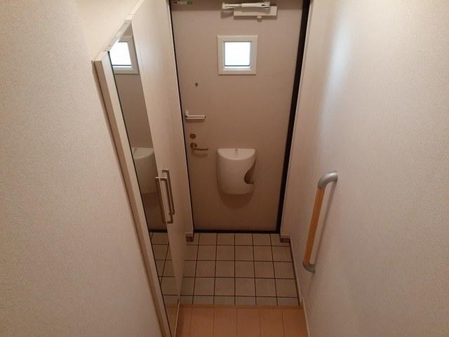 イマジュリ−Ⅰ号館（202） 玄関