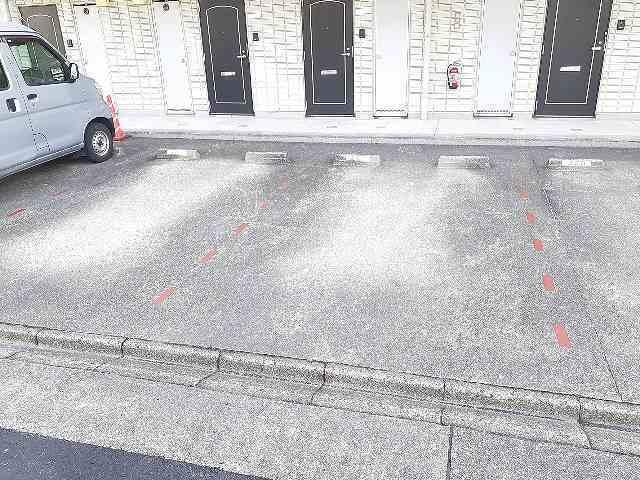 ヴィクトワール（105） 駐車場