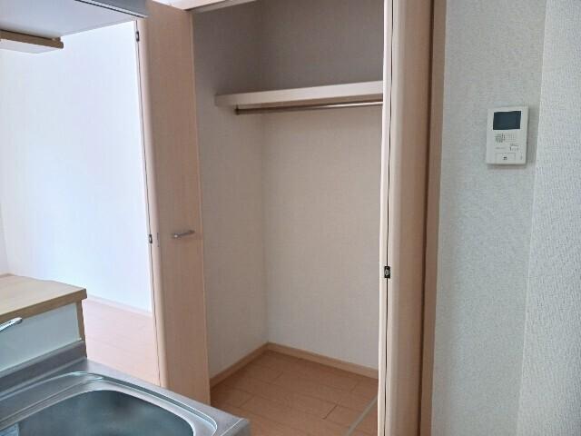 ユピテル（102） 収納