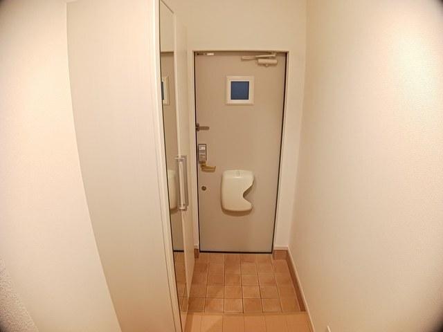 ヴァーサ清水ケ岡（101） 玄関