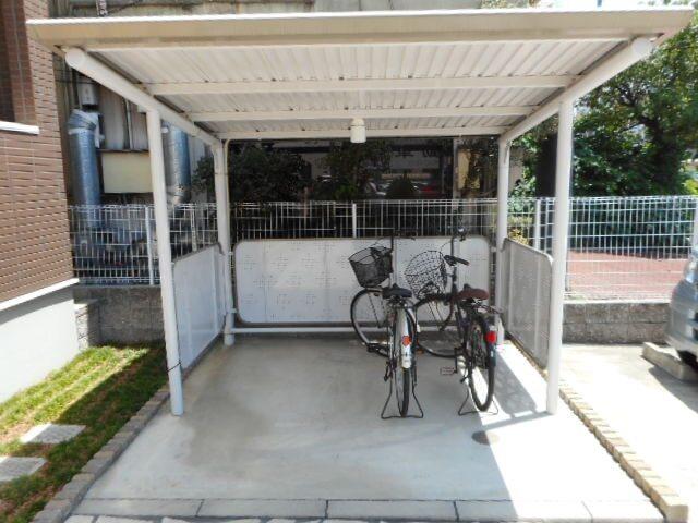 アペックス荒中（102） 駐車場