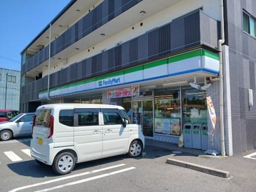 ファミリーマート：350m