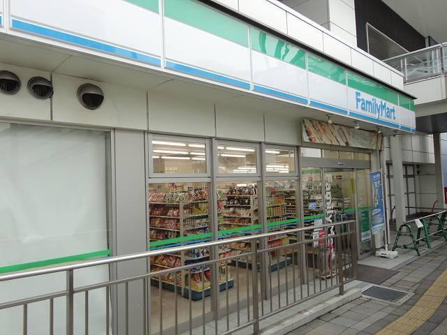 ファミリーマート名鉄鳴海駅店：220m