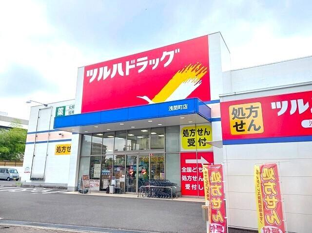 地下鉄丸の内駅：360m