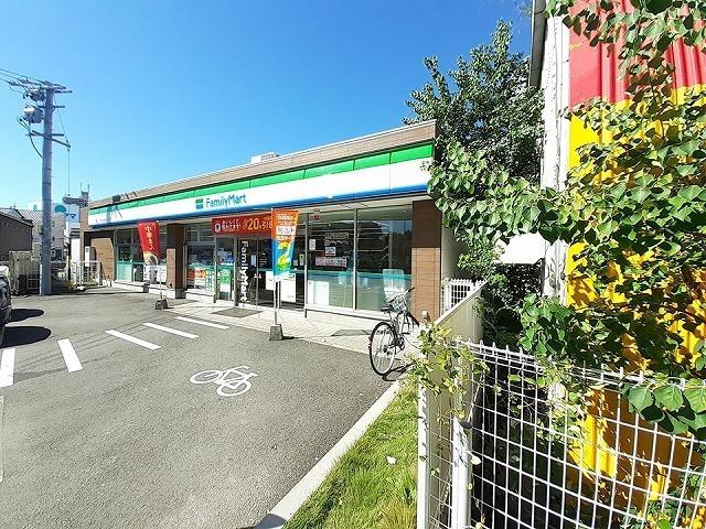 ファミリーマート：600m