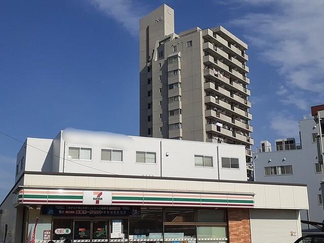 セブンイレブン：550m