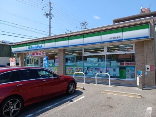 ファミリーマート：750m