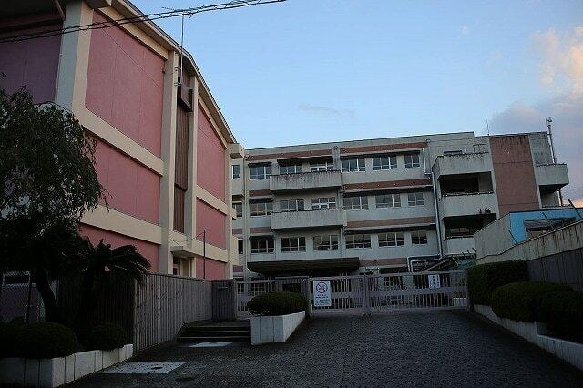 前山小学校：240m