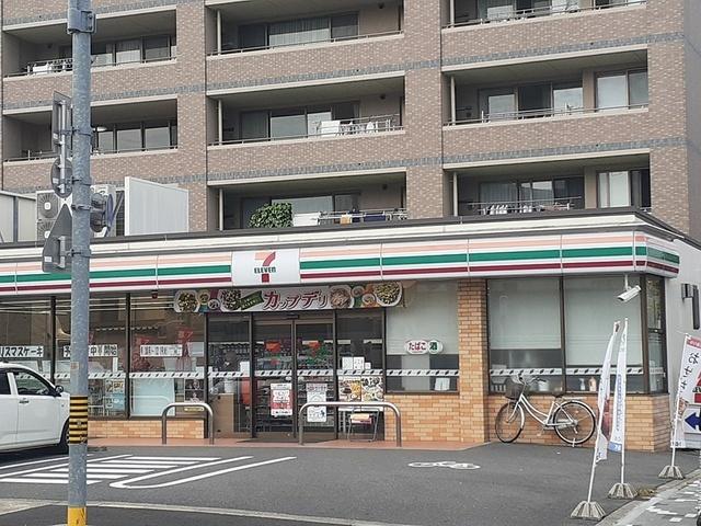 セブンイレブン：770m