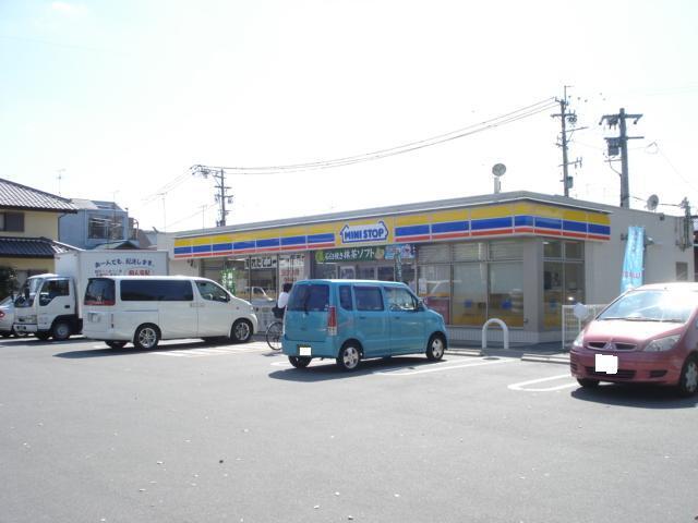 コンビニ：170m