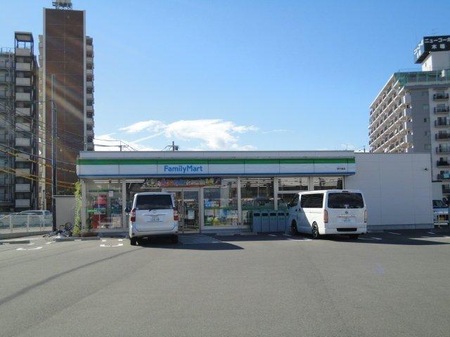 ファミリーマート港木場店：734m