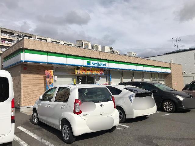 ファミリーマート中川住宅西店：202m