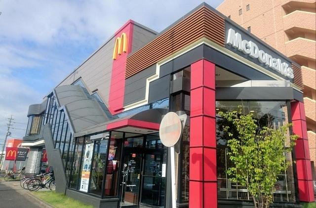 マクドナルド鳴海山下店：210m