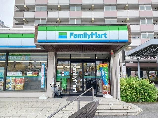 ファミリーマート：190m