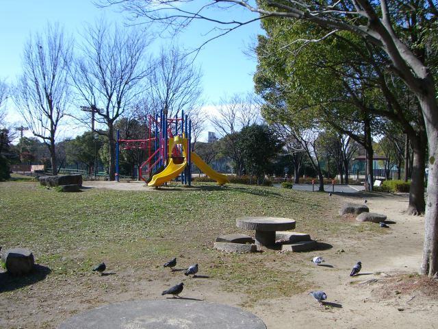 楠公園：348m