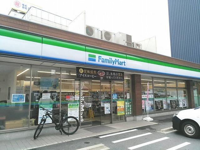 ファミリーマート：450m