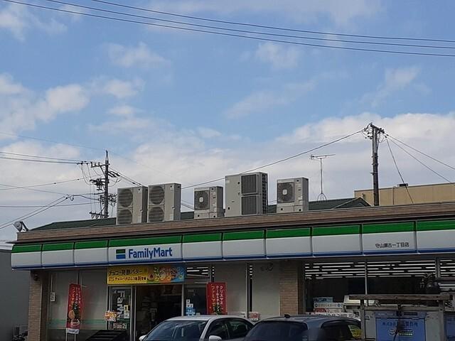 ファミリーマート：750m