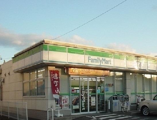 ファミリーマート：300m