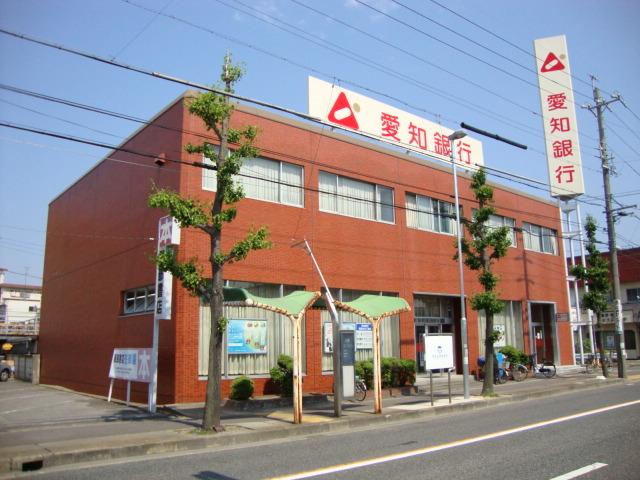 愛知銀行：330m
