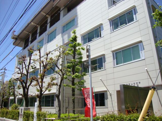 三菱東京UFJ銀行：670m