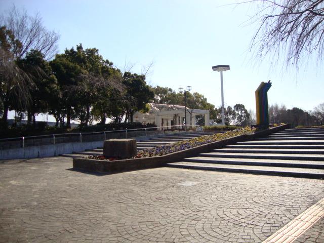 庄内緑地公園：350m