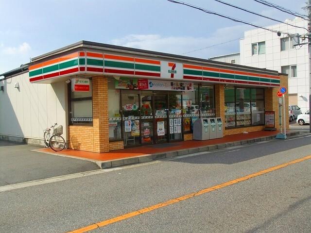 セブンイレブン：100m