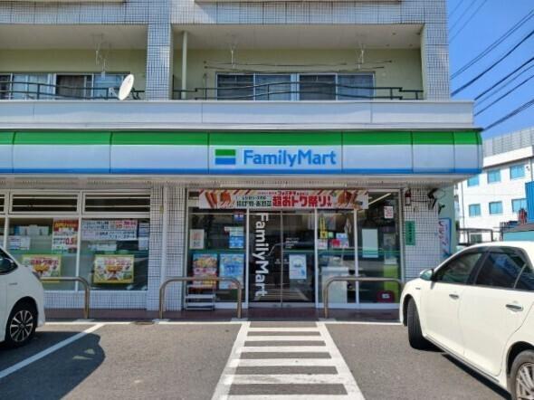 ファミリーマート：400m