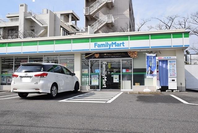 ファミリーマート 緑潮見が丘店：700m