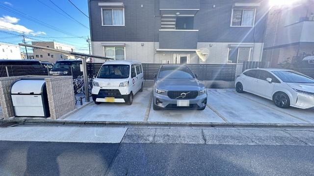 Morey Saint Denis（203） 駐車場