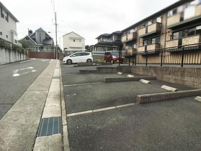プルミエ慶（102） 駐車場