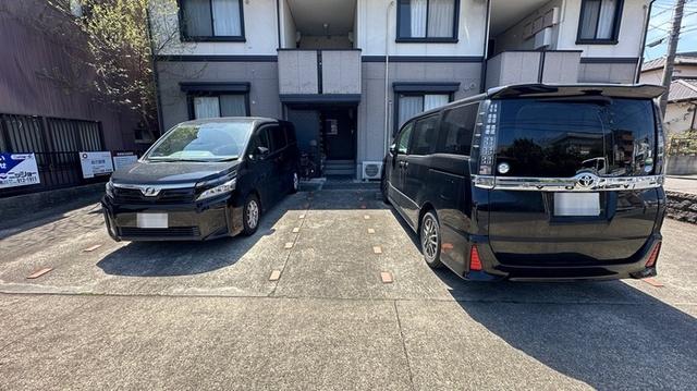 ハイカムール青山（102） 駐車場